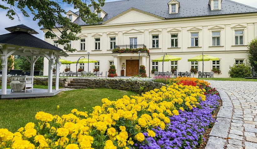 Zámek Petrovice, Czech Republic (Czechia)